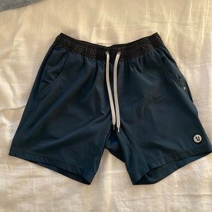 Vuori Medium Men’s Kore Lined Shorts, Indigo